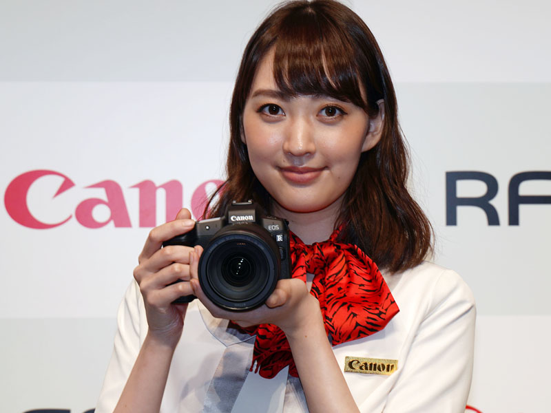 キヤノン、新“RFマウント”搭載のフルサイズミラーレス「EOS R キヤノン、新“RFマウント”搭載のフルサイズミラーレス「EOS R