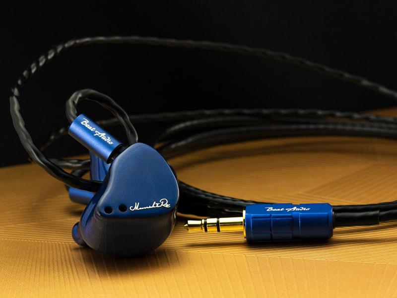 【美品】Unique Melody MAVERICK II Re; Unique Melody×Beat Audio、アビスブルーの限定イヤフォン「MAVERICK