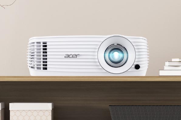 4K対応で最軽量、約15万円のエイサーDLPプロジェクター - AV Watch