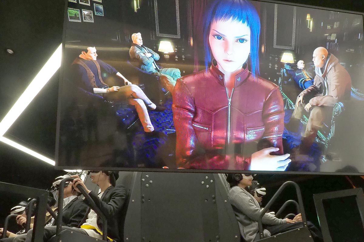 VRライドシアターで攻殻の電脳空間へ。初上陸「hexaRide」に乗っ VRライドシアターで攻殻の電脳空間へ。初上陸「hexaRide」に乗っ