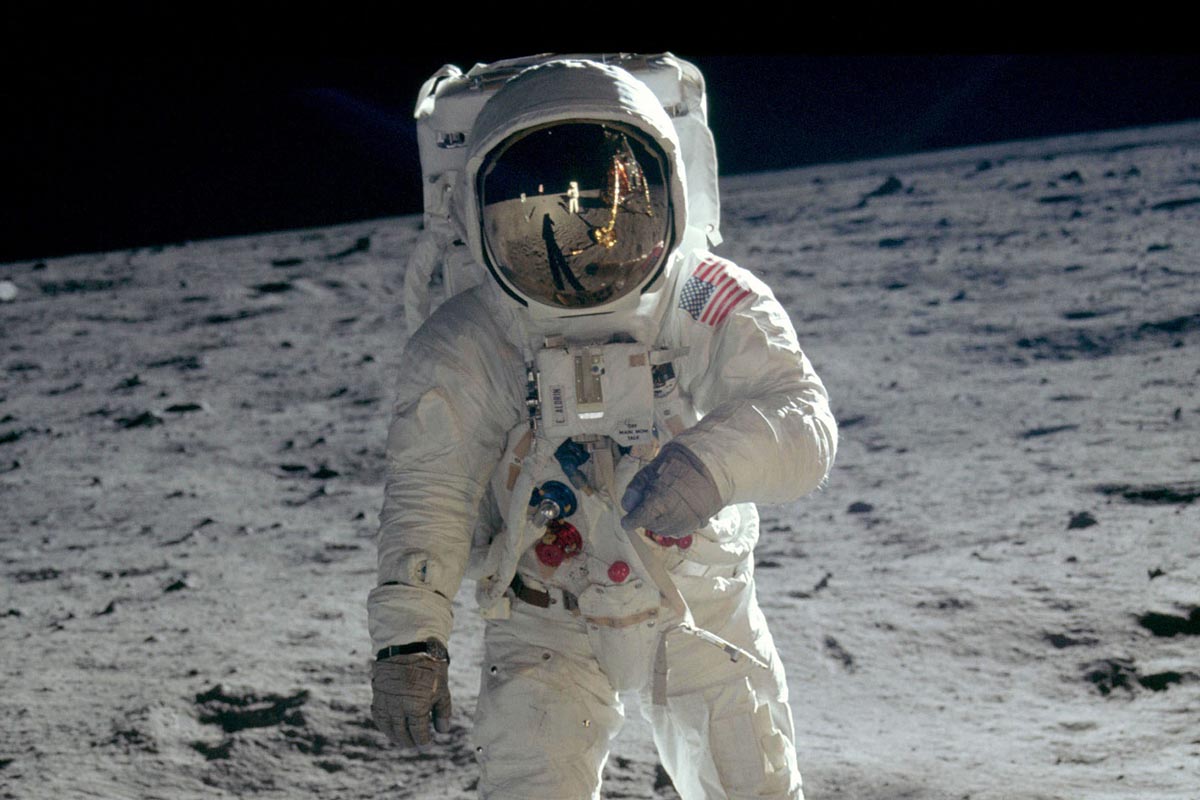 アポロ月面着陸の未公開70mmフィルム発掘、4Kリマスターで7月から上映 - AV Watch