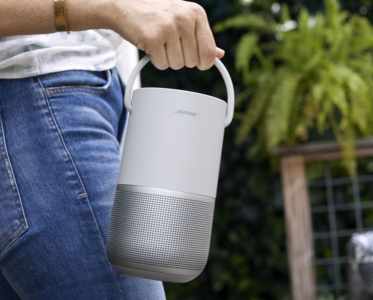 ボーズ、持ち運べる360度スマートスピーカー「Portable Home Speaker