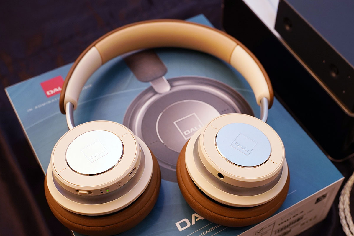 スピーカーでお馴染みDALIがヘッドフォン参入! 新生Technics初