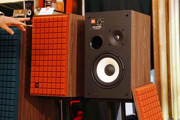 JBL、Classicシリーズ最小スピーカー「L52 Classic」。ペア11万円 - AV