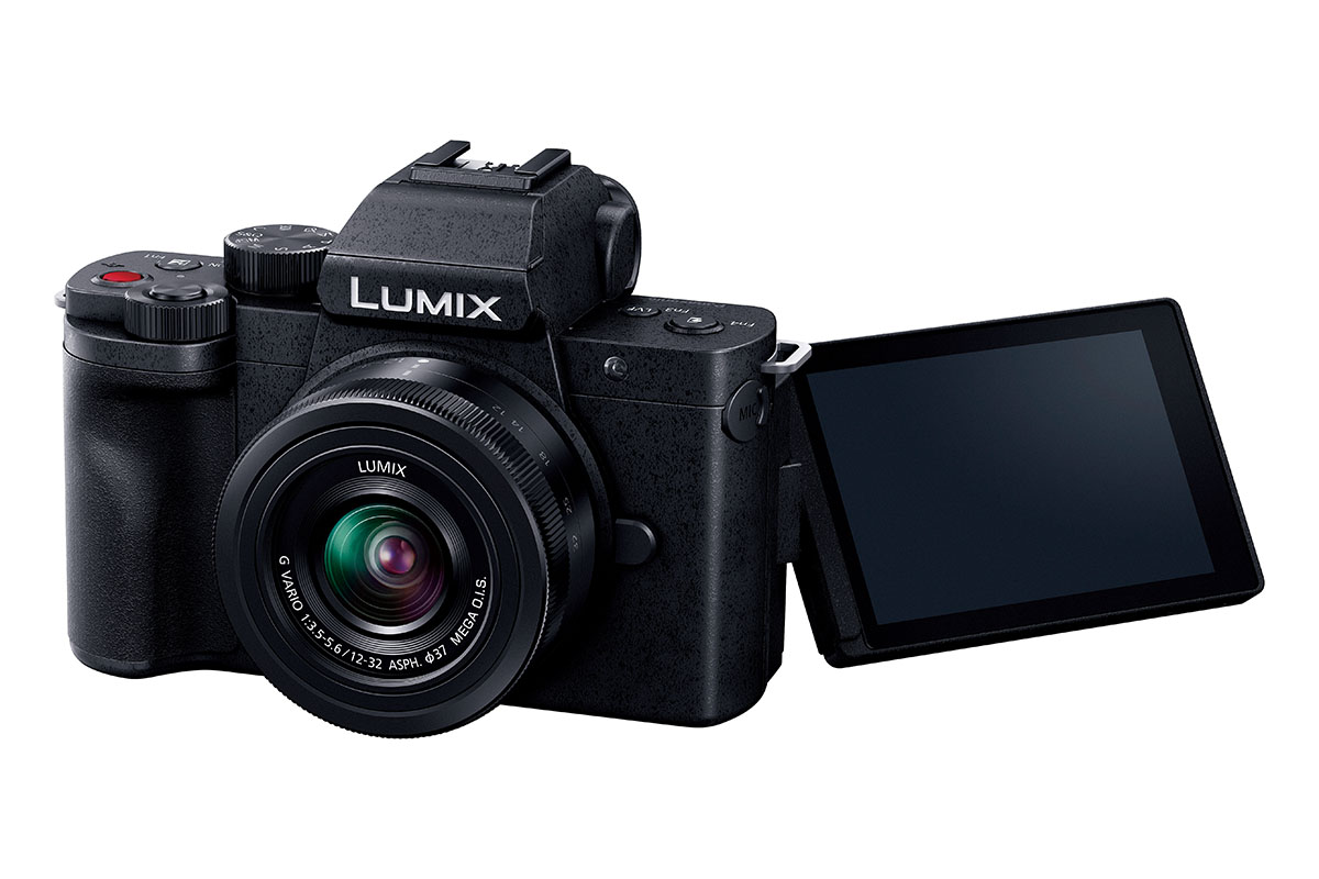 パナソニック、Vlogカメラ「LUMIX G100」。顔認識とマイク連携 