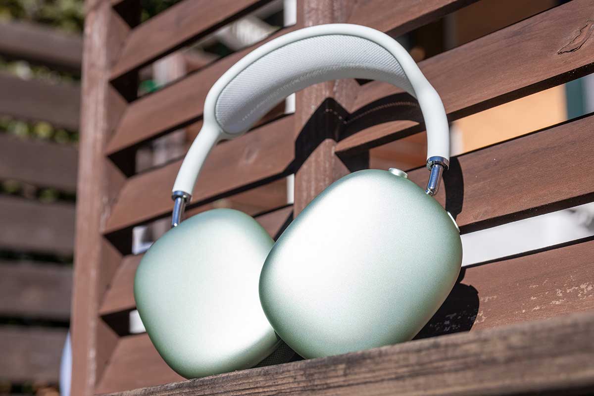 レビュー】シンプルで高音質。AirPods Maxで豊かになる“音楽のある生活 レビュー】シンプルで高音質。AirPods Maxで豊かになる“音楽のある生活