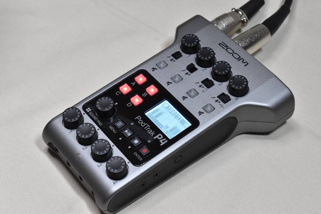 藤本健のdigital Audio Laboratory マイク4入力やusbオーディオ搭載のzoomレコーダ Podtrak P4 が便利 Av Watch