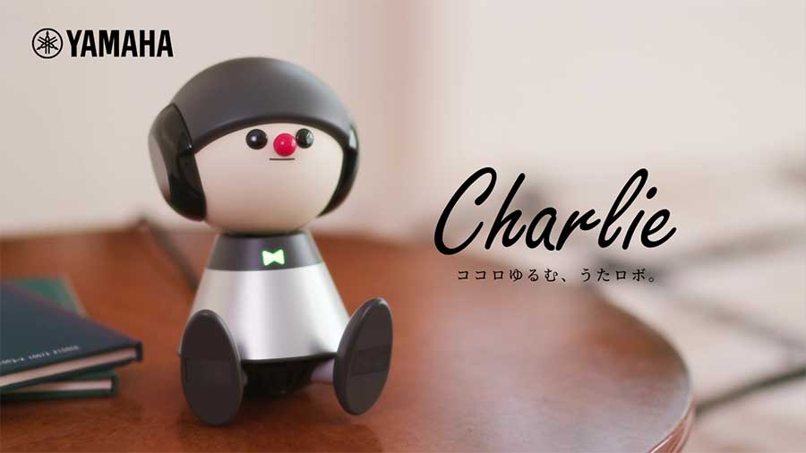 ヤマハ、歌うコミュニケーションロボ「Charlie」。ボカロ技術活用 - AV 