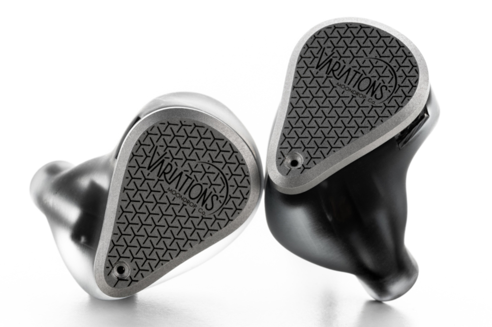 水月雨、DD+BA+EST構成のハイブリッドイヤフォン - AV Watch