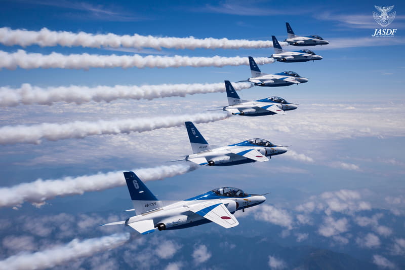 ブルーインパルス、14時から都内上空で展示飛行 - AV Watch