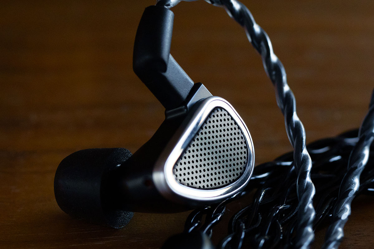 64 Audio、開放型ハウジングのユニバーサルイヤフォン「Duo」 - AV Watch