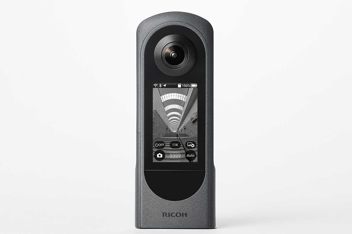 リコー、初のディスプレイ内蔵360度カメラ「THETA X」5月発売 - AV Watch
