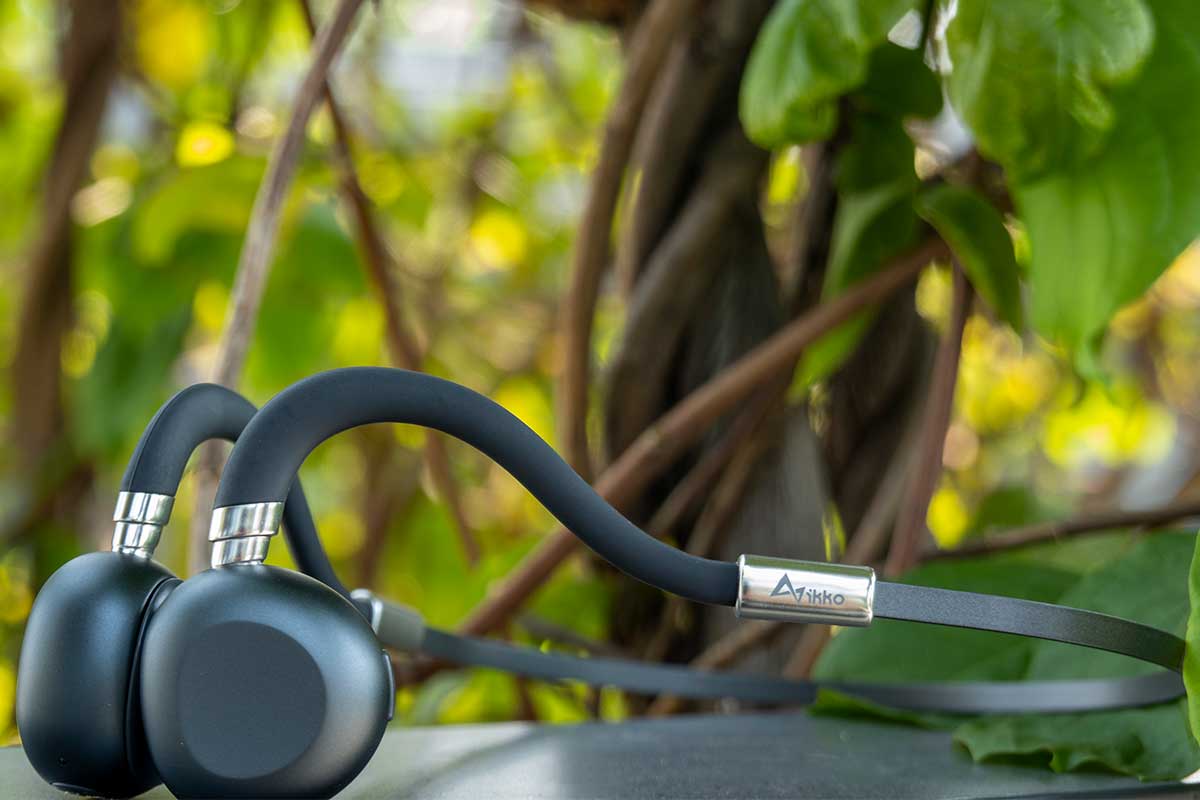 指向性スピーカー+骨伝導で耳を塞がないワイヤレスイヤフォン - AV Watch