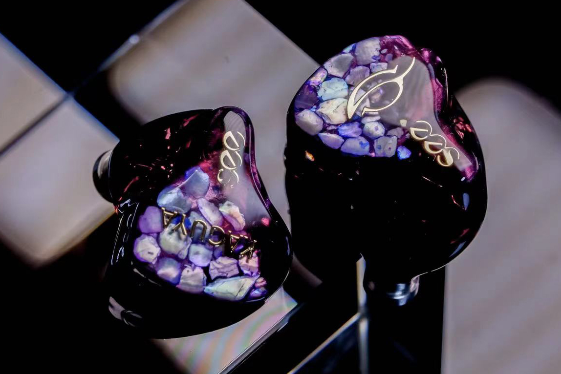 See audio、BA×静電の最上位IEM「Kaguya」。18.7万円 - AV Watch