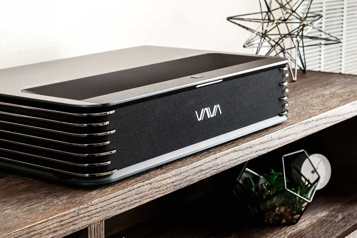 4K投写できる超短焦点トリプルレーザープロジェクター - AV Watch