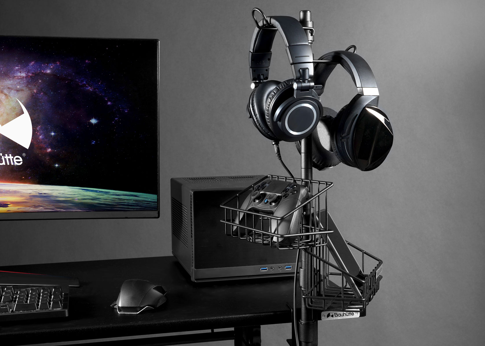 デスク脇にヘッドセット2台とコントローラー設置できるスタンド - AV Watch