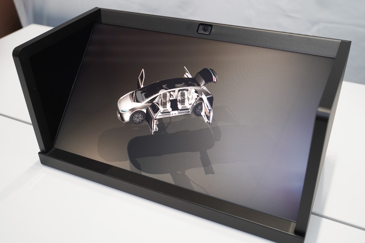 空間再現ディスプレイ　SONY ELF-SR2 ソニー、大画面化で没入感がアップした空間再現ディスプレイ