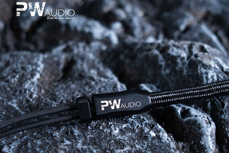 PW AUDIO、新イヤフォンケーブル「Epoch」。単結晶銅で同軸構造