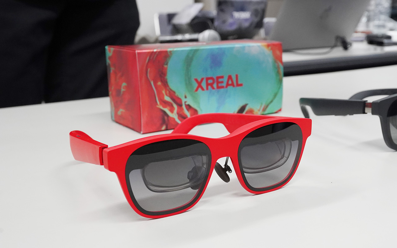 Xreal、ソニー製マイクロOLEDのARグラス。iPhone 15と直接接続可 - AV 