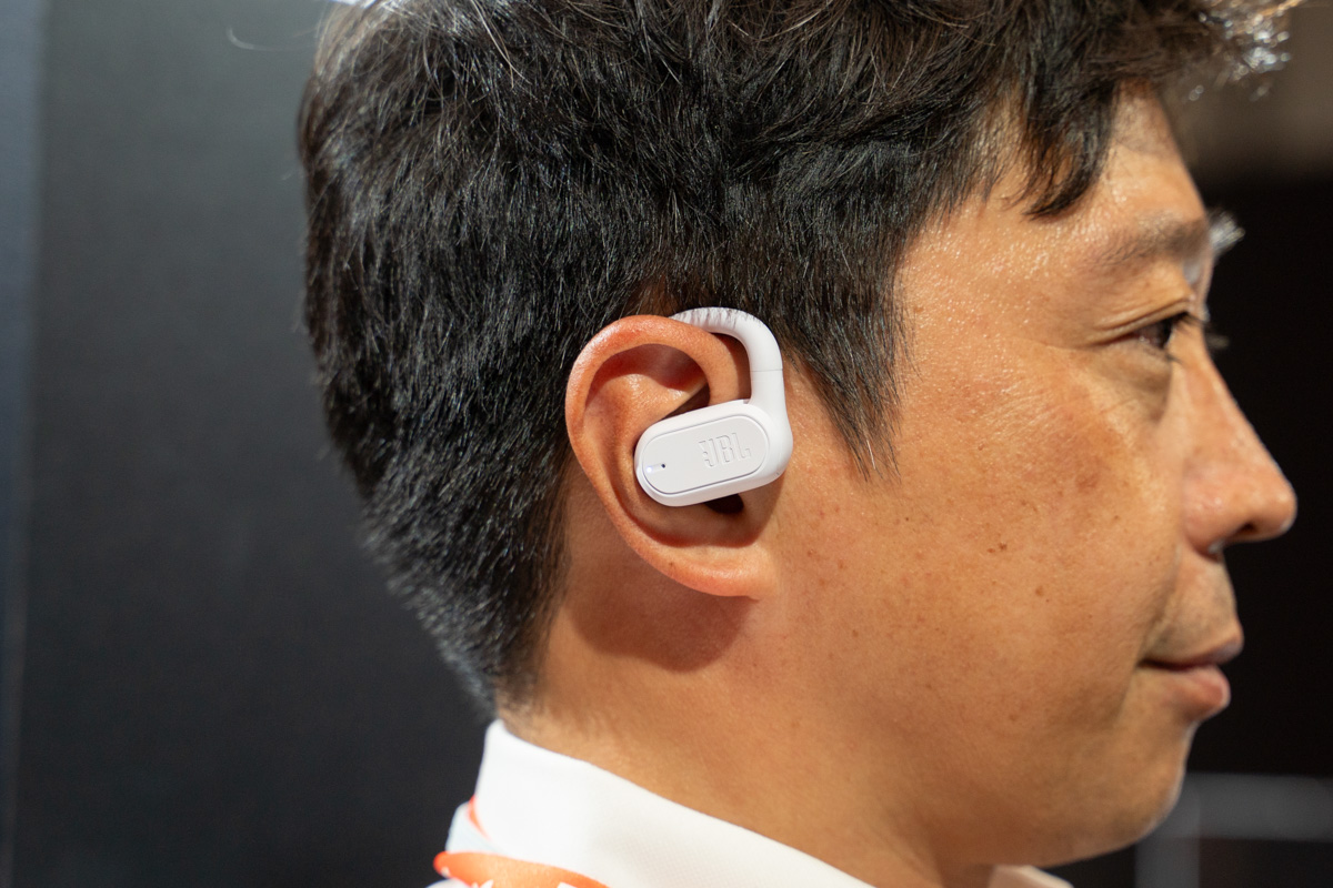 JBL“耳をふさがない”完全ワイヤレス「SOUNDGEAR SENSE」。ネックバンド 