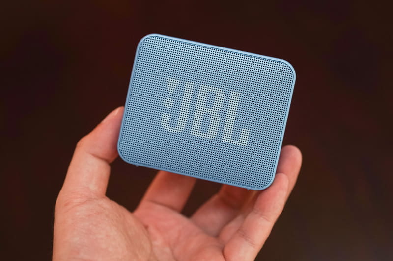 JBLのBluetoothスピーカーやイヤフォンが低価格に。Amazon初売り - AV Watch