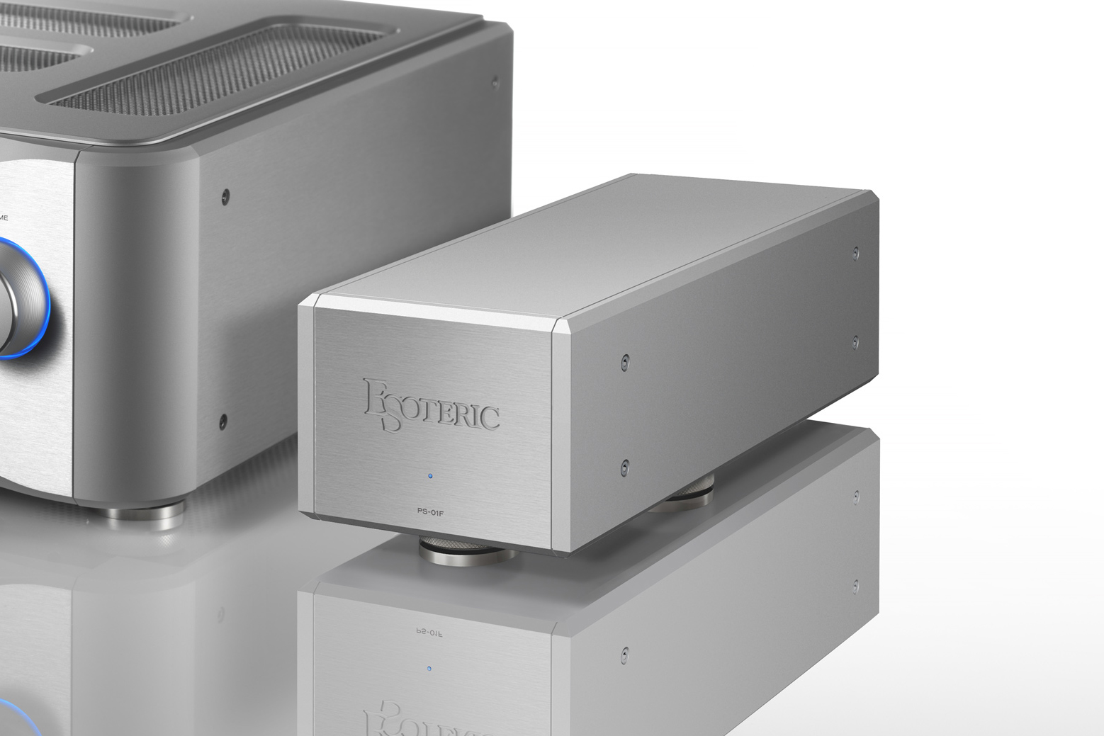 エソテリック「F-01/02」専用の外部電源ユニット。49.5万円 - AV