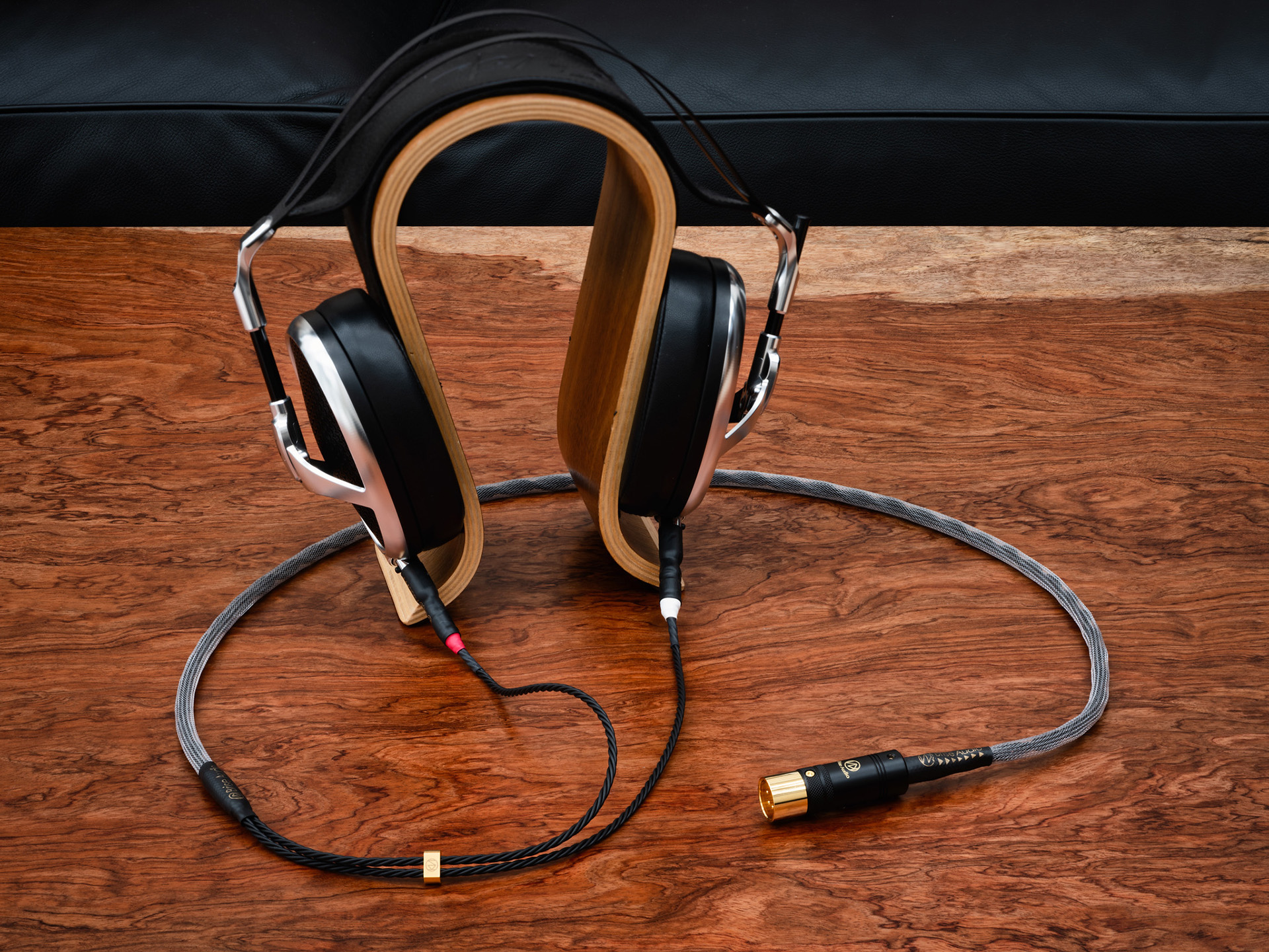 Brise Audio、Meze「ELITE」専用リケーブル。約30万円から - AV Watch