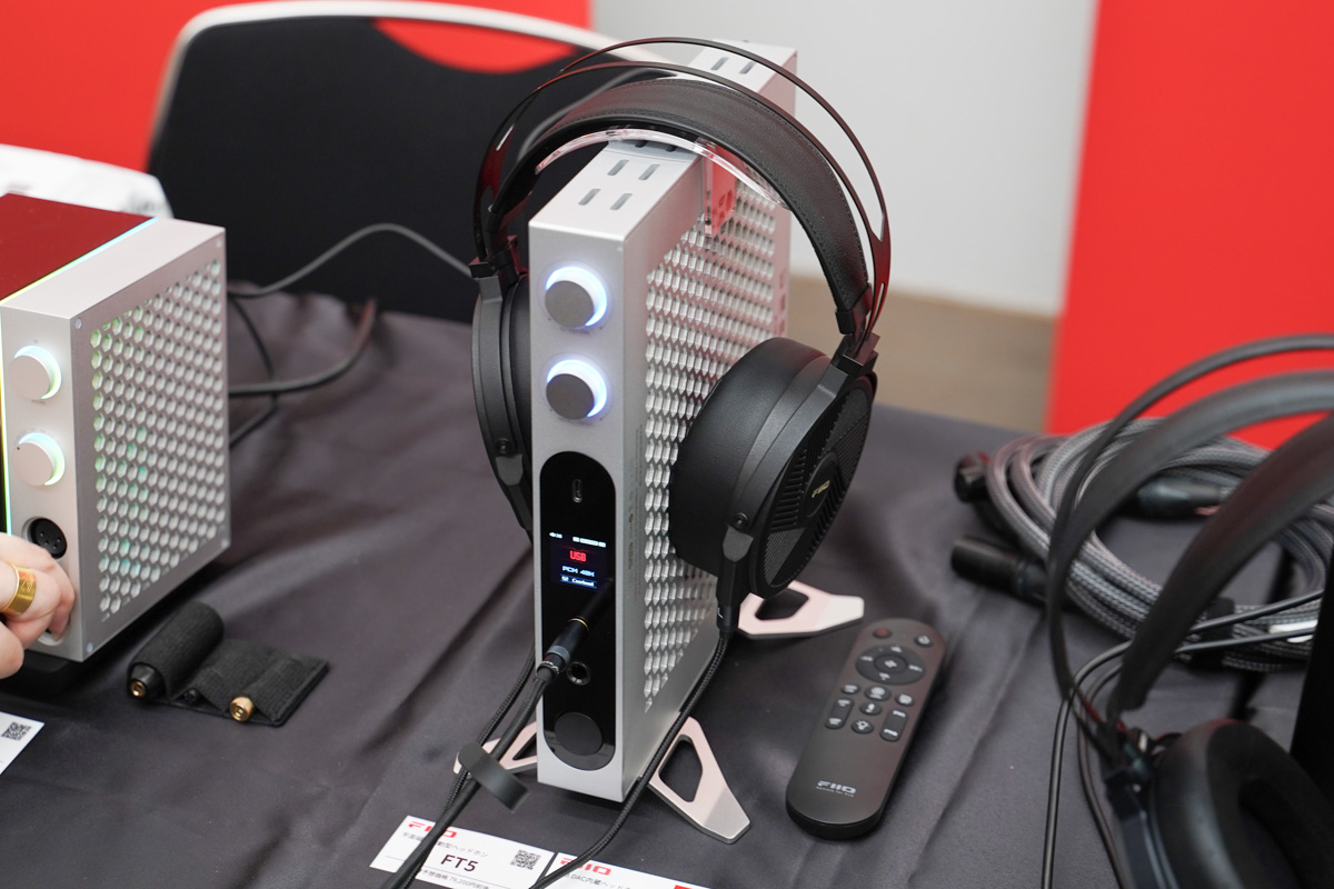 FIIO、縦置き可能なデスクトップオーディオ。Noble Audioダイナミック