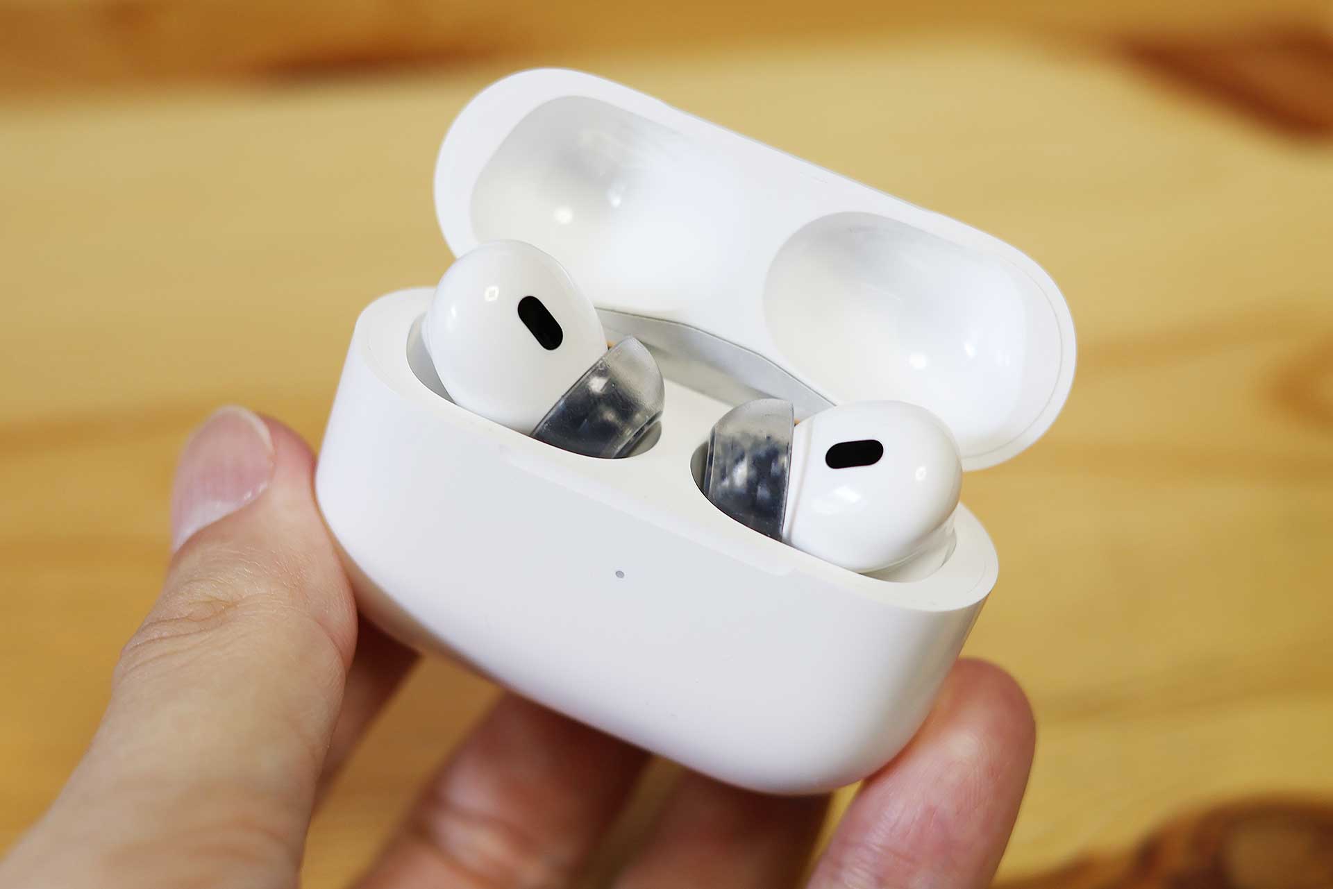 Andersson Bell★ADSB AIRPOD CASE★急いでください★早期完売 Andersson Bell☆ADSB AIRPOD CASE☆急いでください☆早期完売