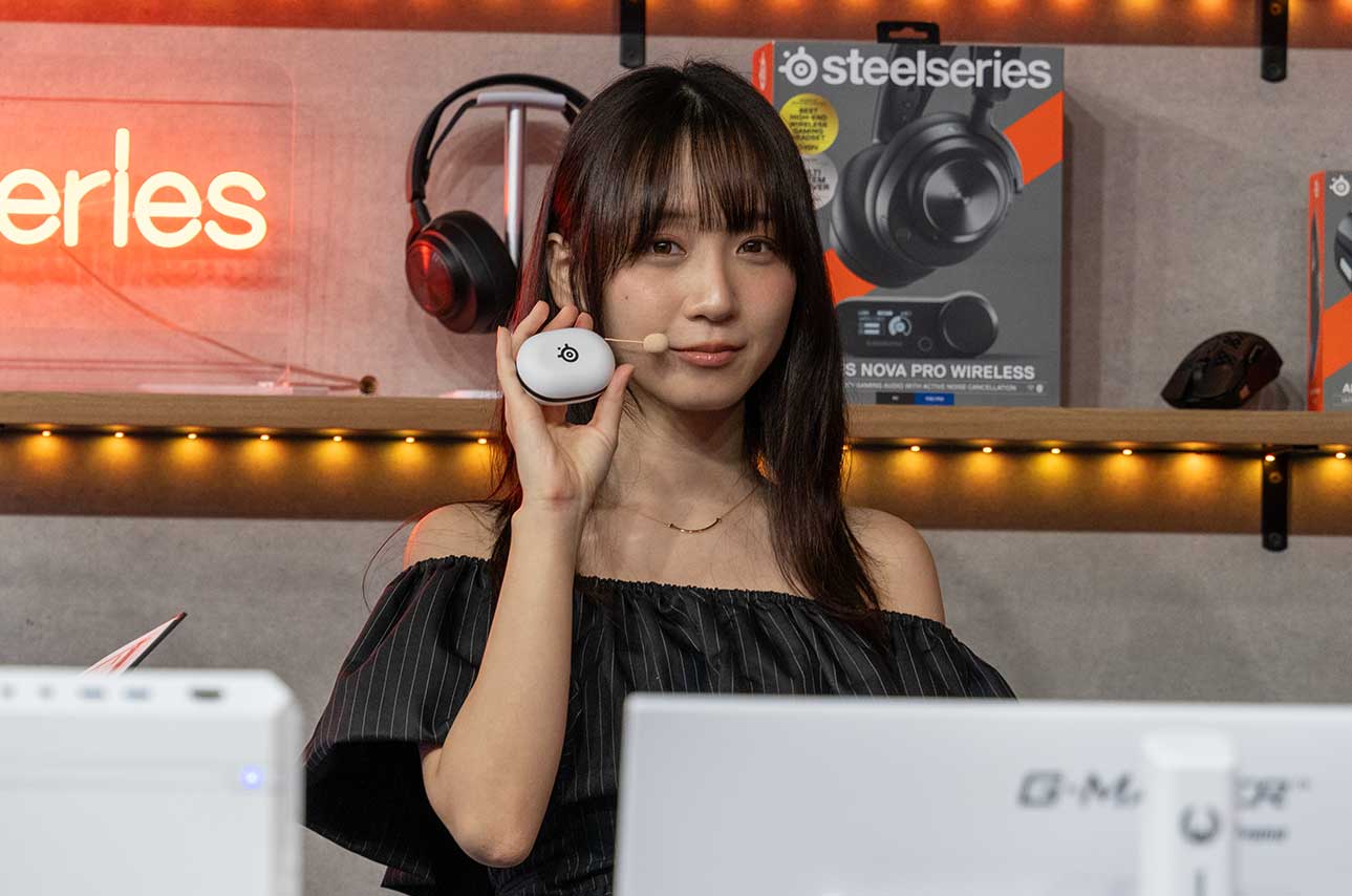 伊織もえ AP 全種セット チャームポイントほくろが露わ…伊織もえの部屋着〝ゲーマー〟ショット