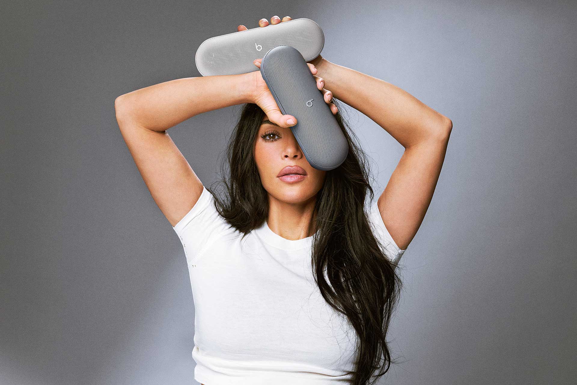 Beats Pill Kim スペシャルエディション　ダークグレイ Amazon.com: Beats Pill x Kim Kardashian - Wireless Bluetooth