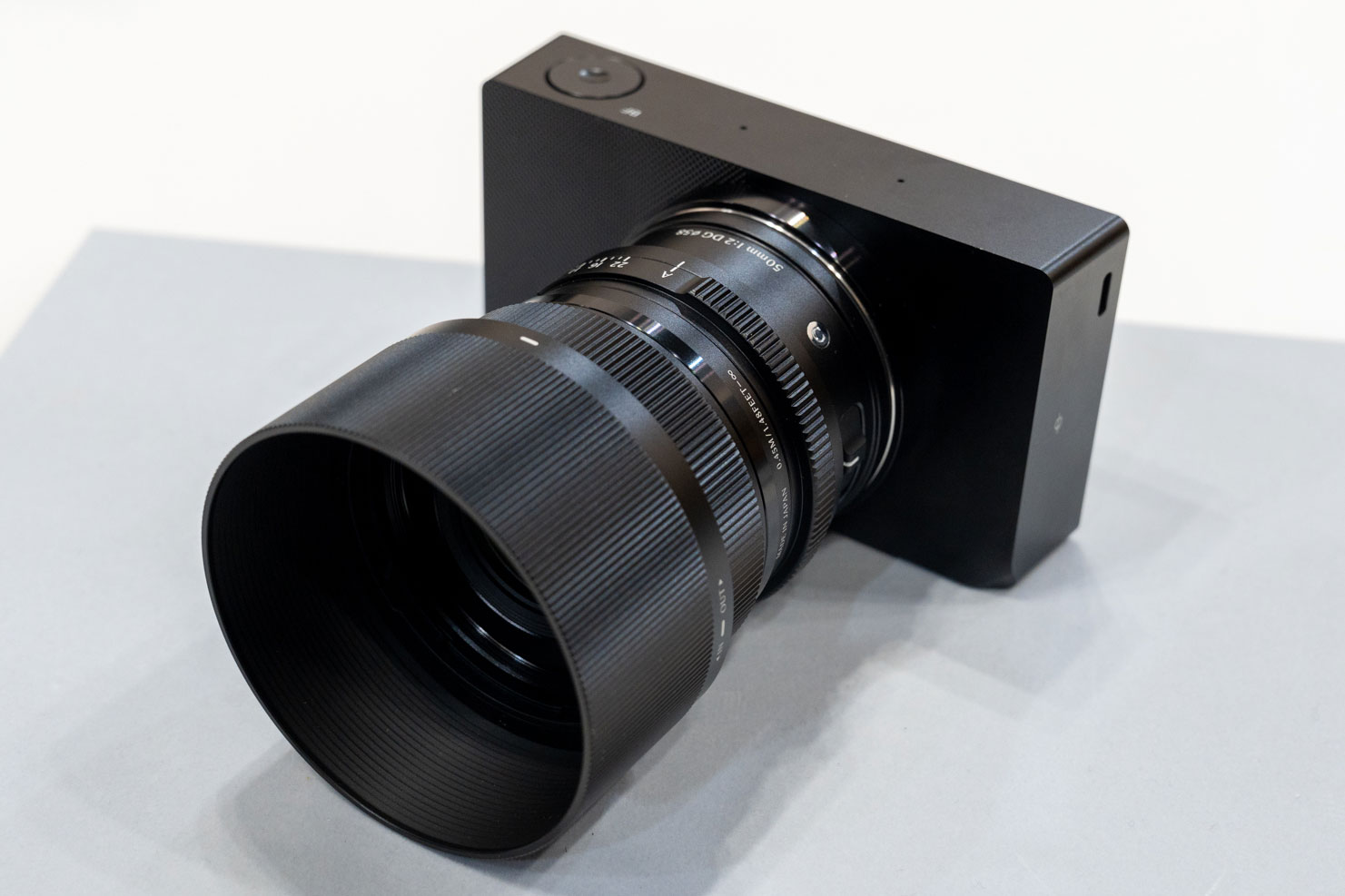 シグマ新ミラーレス「Sigma BF」展示。LUMIX「GH7」で“79時間