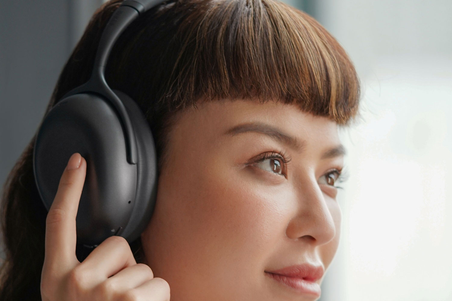 KEFが「THE CAFÉ by cadet」とコラボ。ヘッドフォン「Mu7」設置 - AV Watch