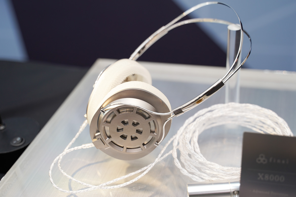 final、平面磁界型ヘッドフォン「X8000」開発を一時中止。振動板製造