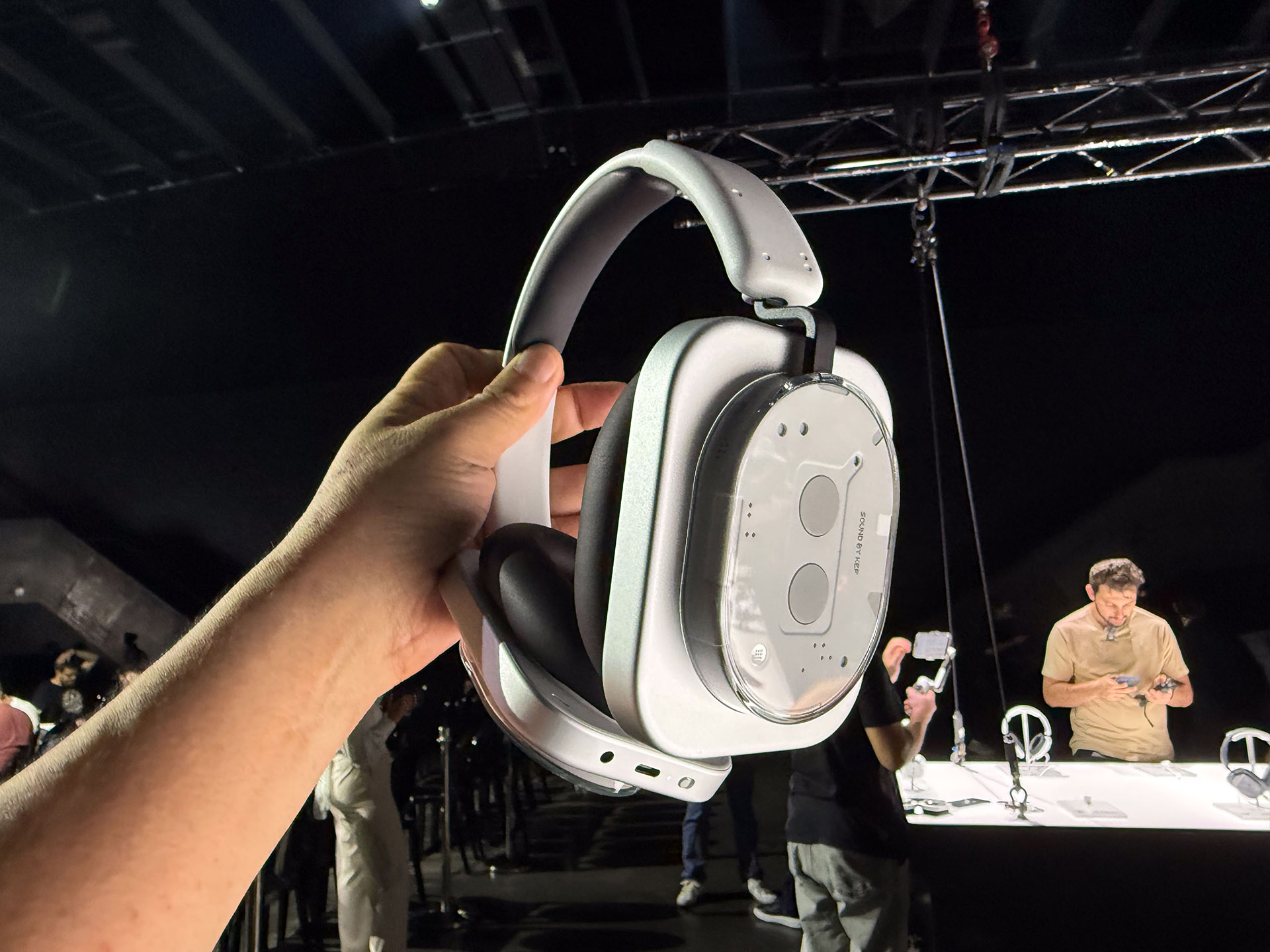 ヘッドホン Nothing Headphone (1) white Headphone (1) | Audio | Nothing | US