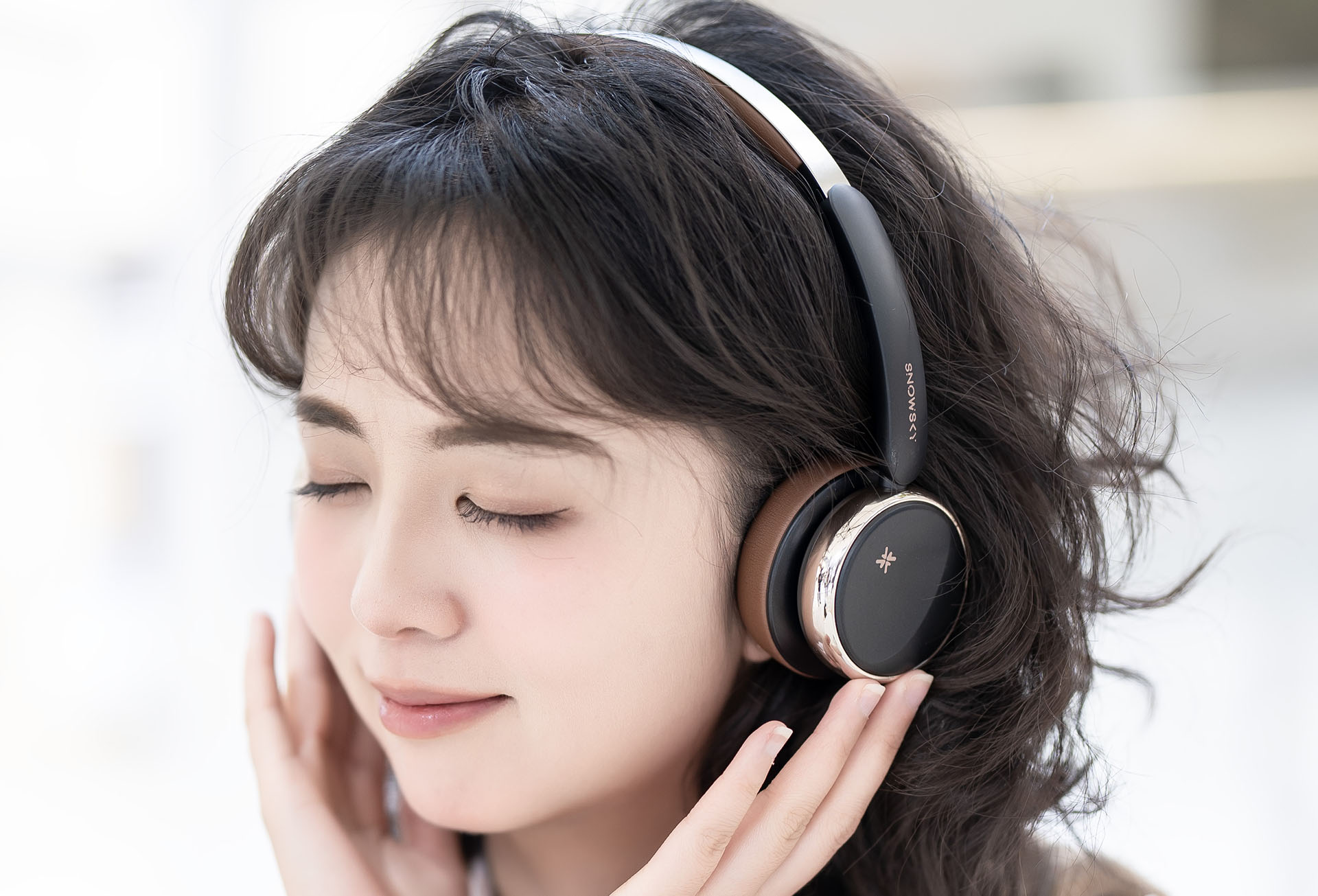FIIO、レトロなY2KデザインのBluetoothヘッドフォン「Snowsky ANYTIME