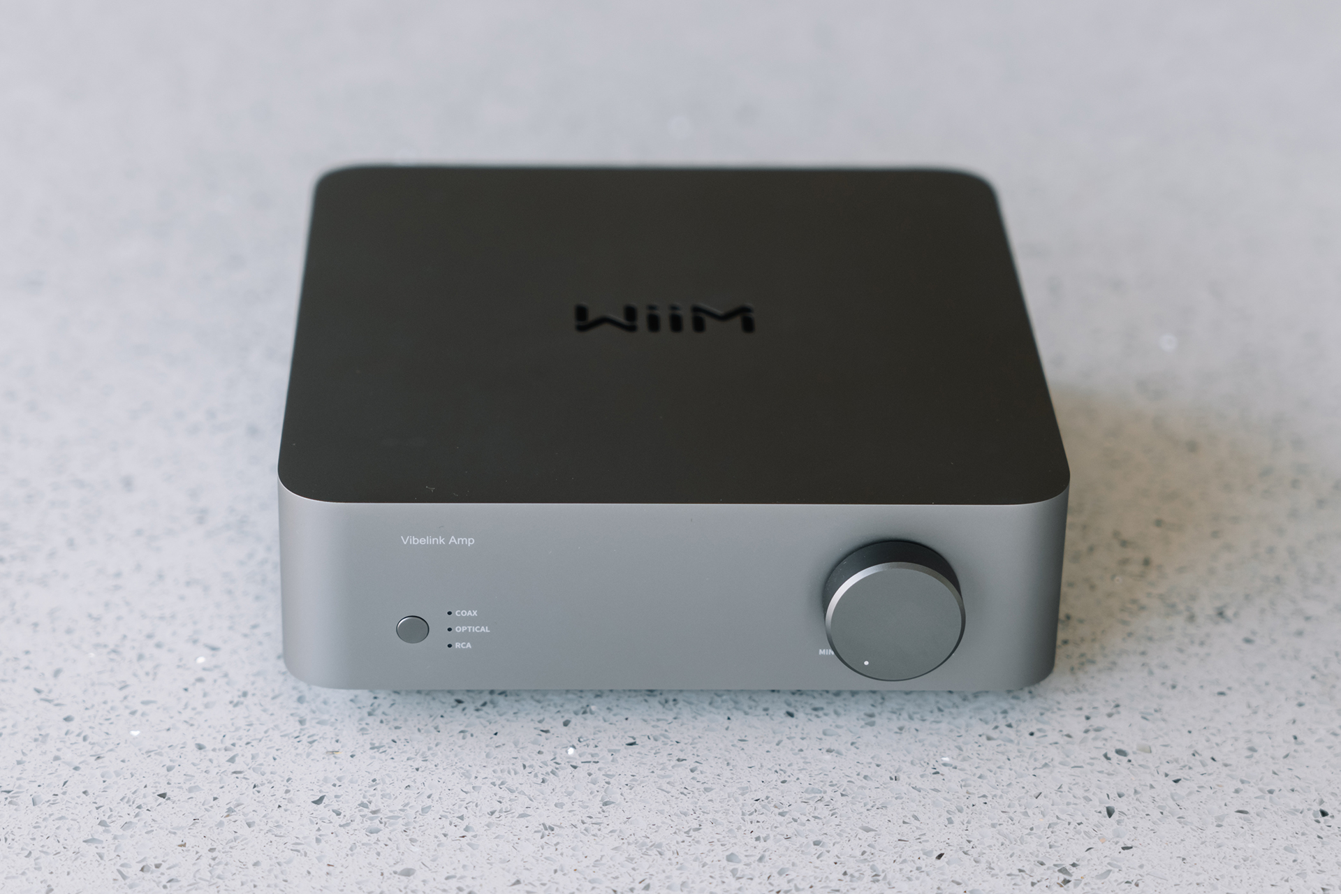 WiiMストリーマーとシームレスに連携できるプリメインアンプ「WiiM