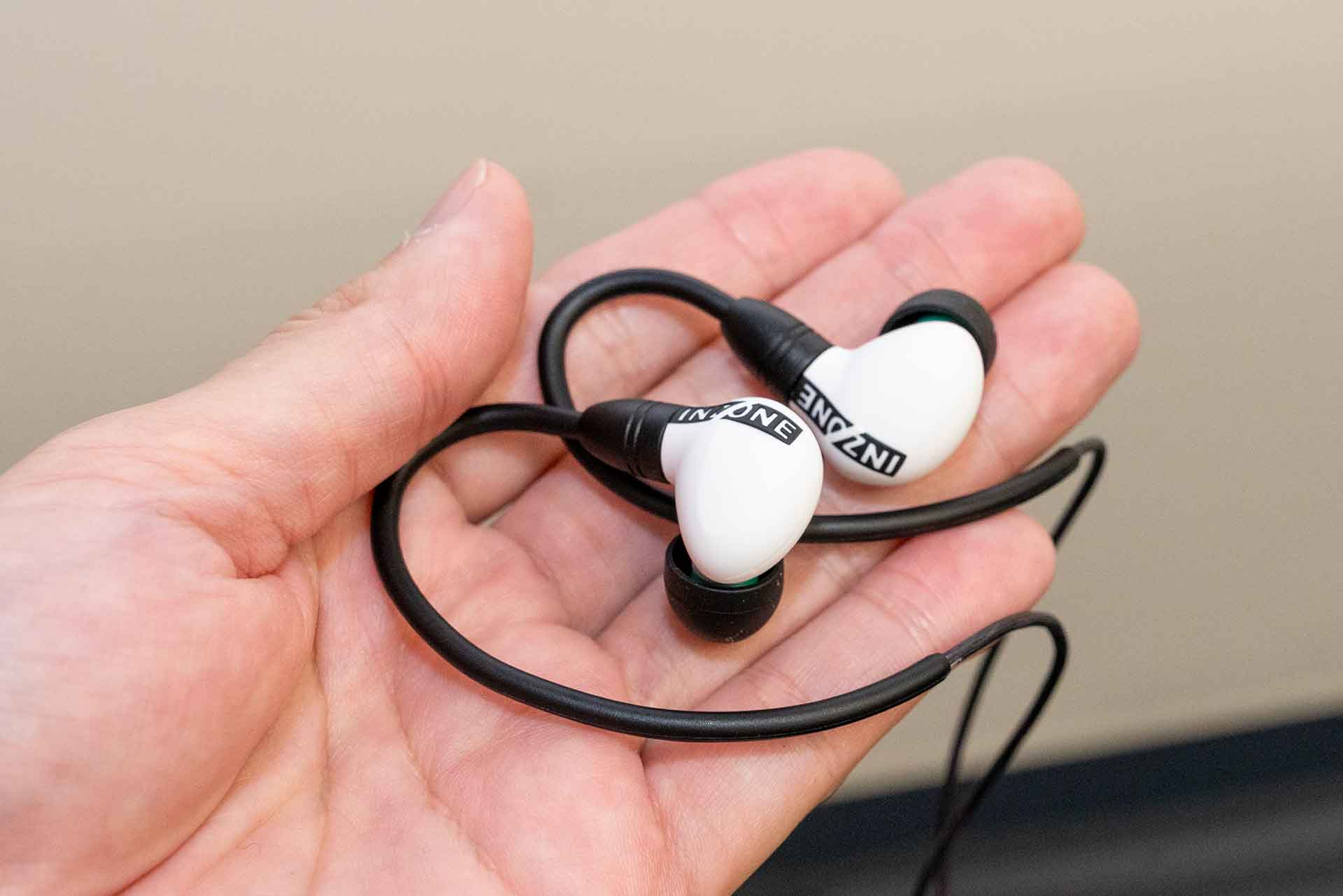 ソニーINZONEから有線イヤフォン「INZONE E9」。FPSで“勝てる音