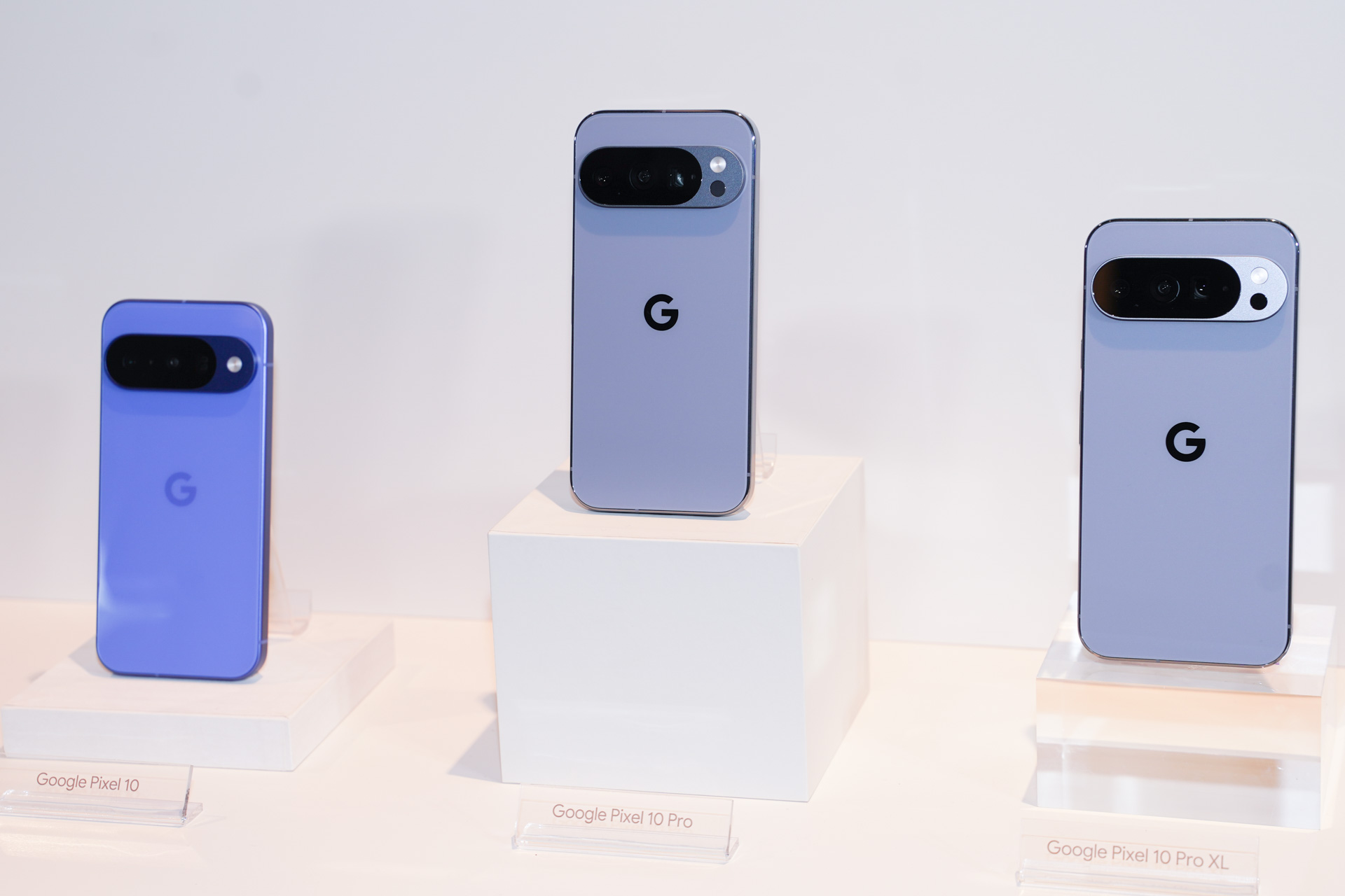 Google新スマホ「Pixel 10」4機種。カメラ撮影スマホが“コーチ