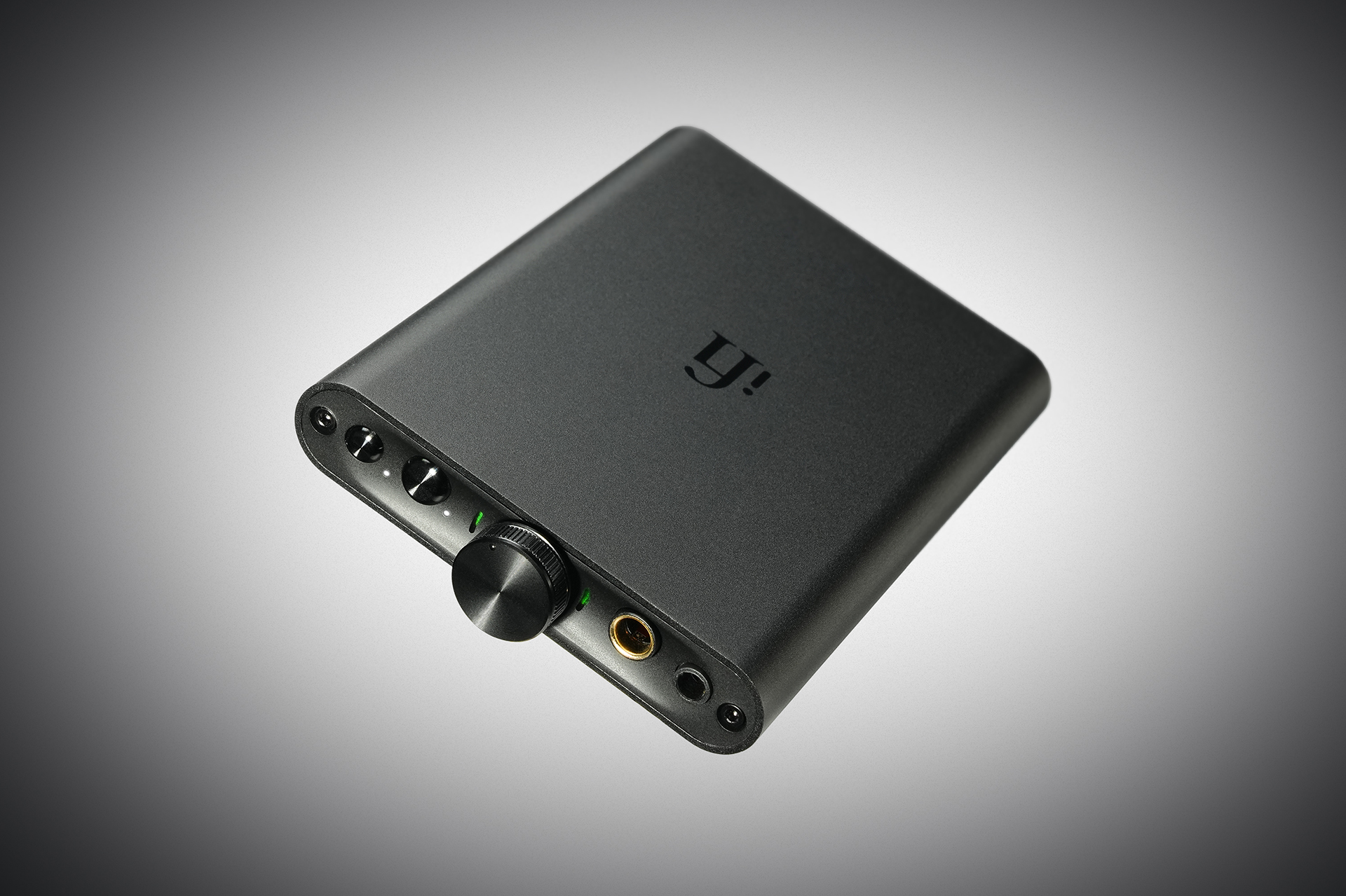 iFi、新コンデンサーで静音性を向上したポータブルDAC「hip dac