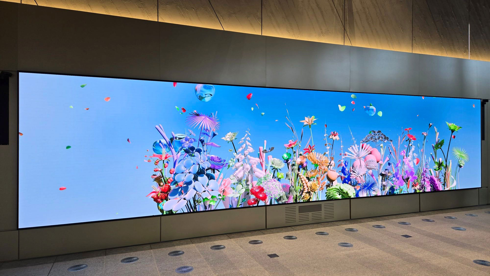 ※残り最後の1点美品LaVieVEGA【有機ELUltraHD4Kディスプレイ】 有機EL最小サイズ,0.49インチ超小型OLEDディスプレイ - レイ