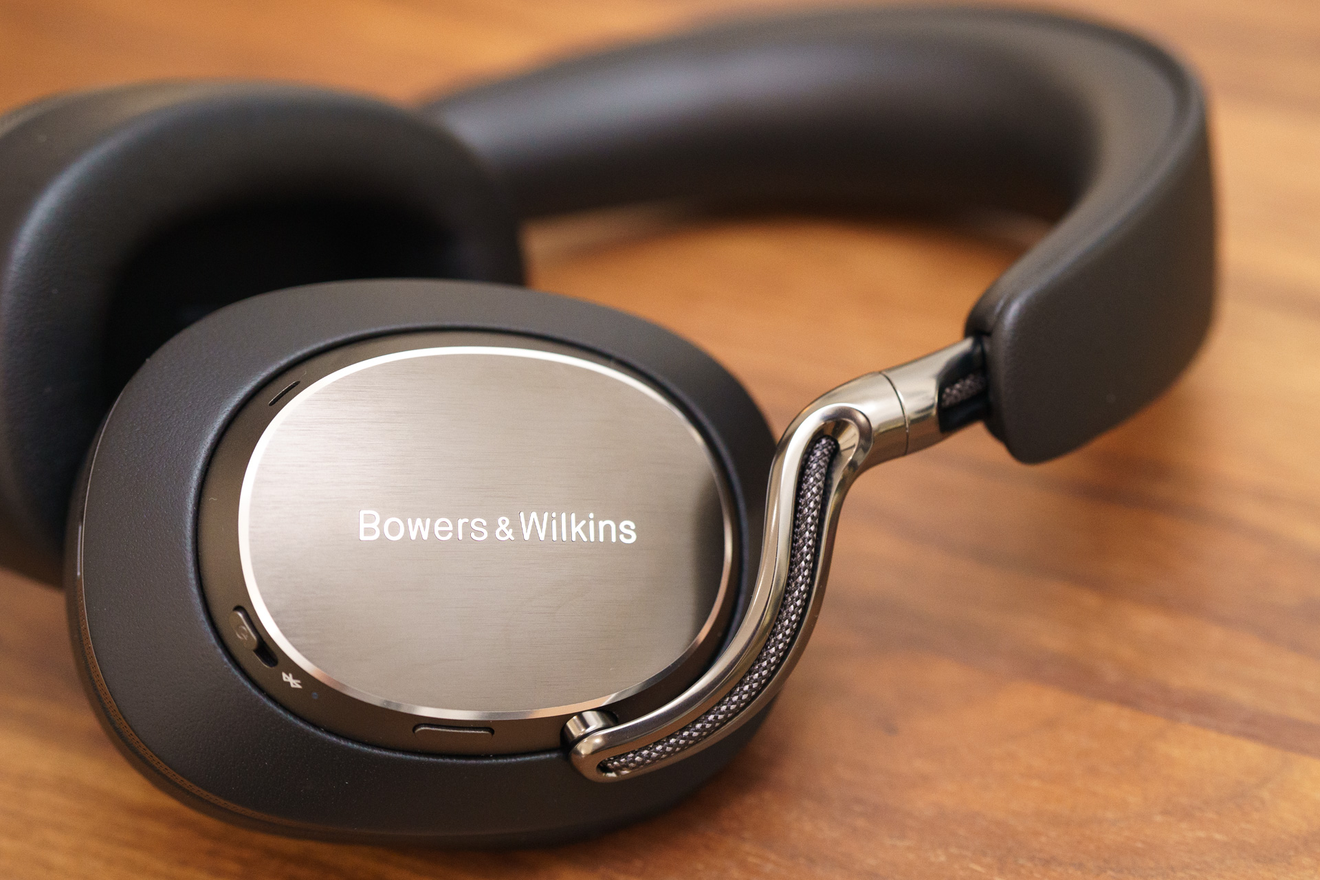 【新品】Bowers&Wilkins Px8 S2 オニキス・ブラック B&W、ノイキャンヘッドホンの新フラッグシップモデル「Px8 S2
