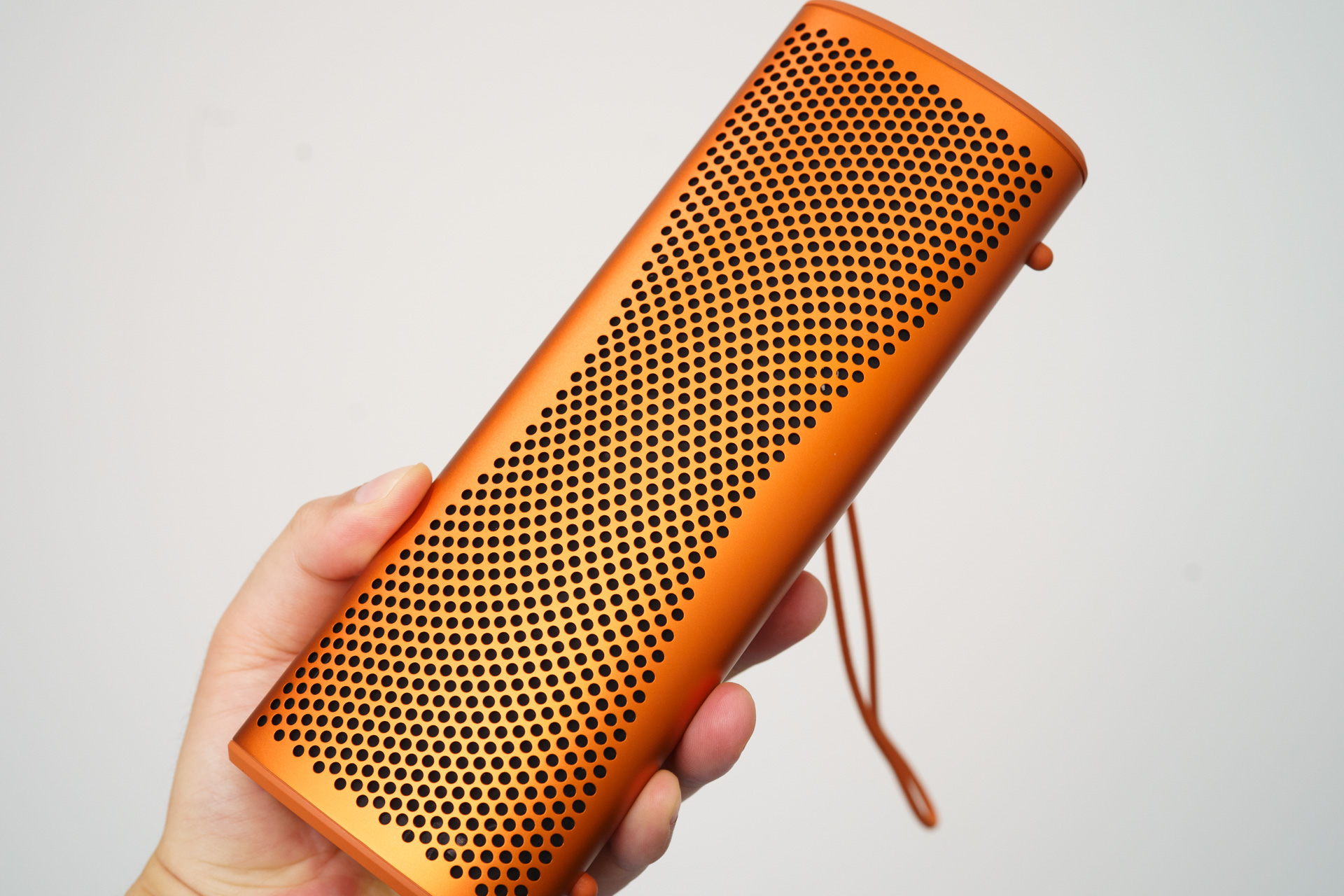 【美品】KEF Muo ワイヤレススピーカー オレンジ Bluetooth KEF、超弩級「Muon」を小さくしたようなBluetoothスピーカー