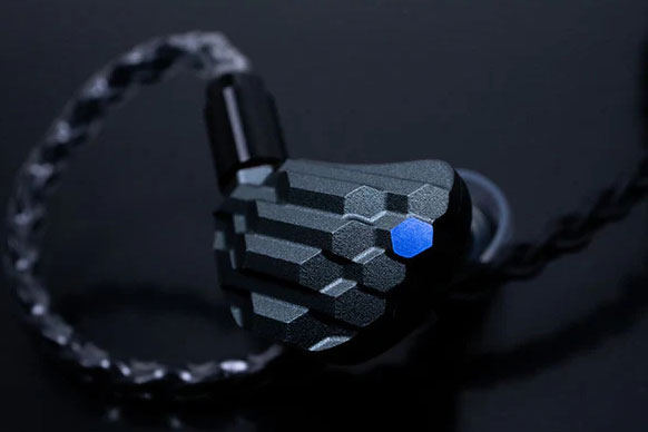 日本ディックス、香港ブランドの有線イヤフォン「Sloflo MS001GM」を