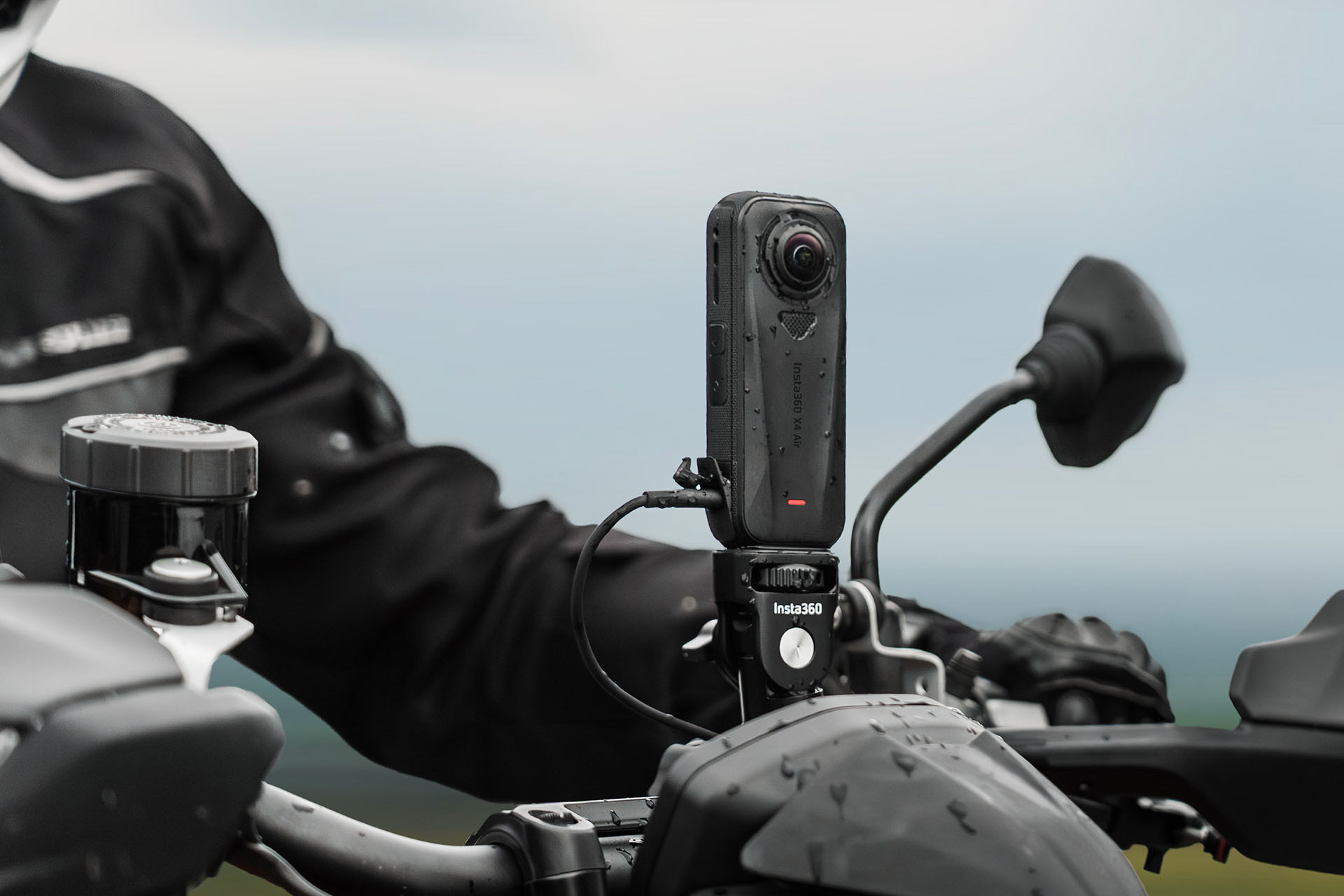 Insta360史上最軽量、165gで8K 360度撮影「Insta360 X4 Air」。56900円 