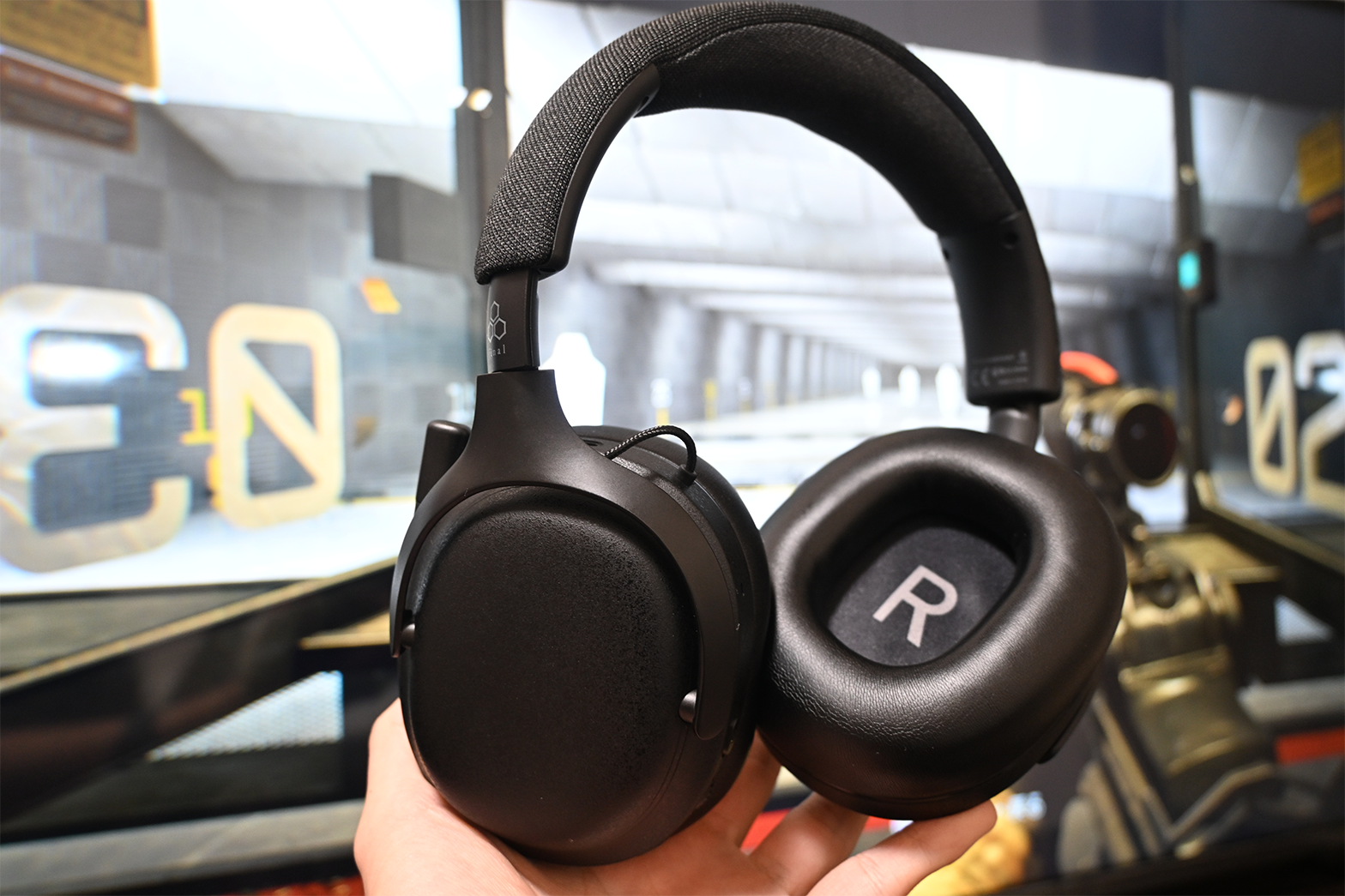 ミニレビュー】“TVスピーカーでゲーム”から、final「VR3000/VR3000 EX