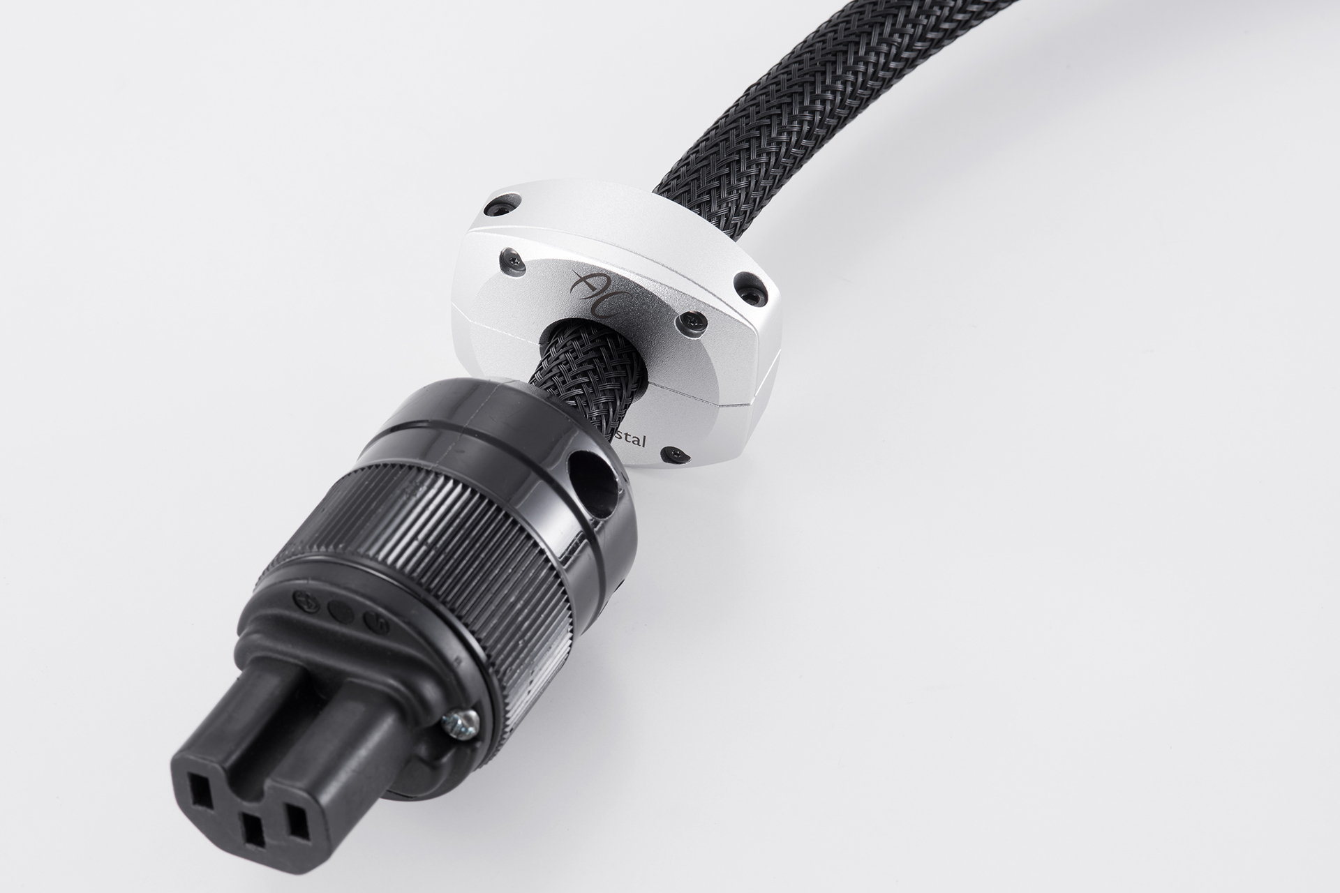 PERFECTION、ケーブルを挟むように取り付ける分割式ナノ結晶ノイズ抑制