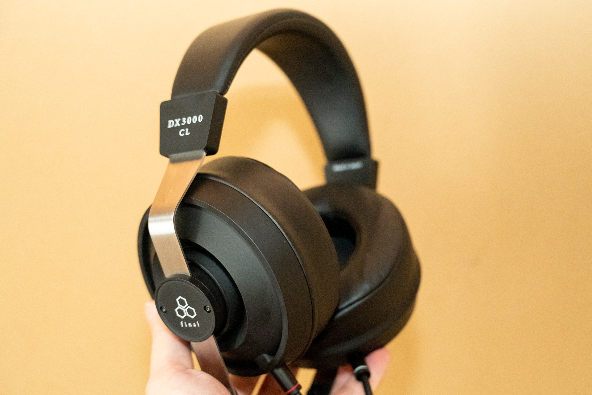 ミニレビュー】finalで10万円未満の密閉型有線ヘッドフォン「DX3000 CL