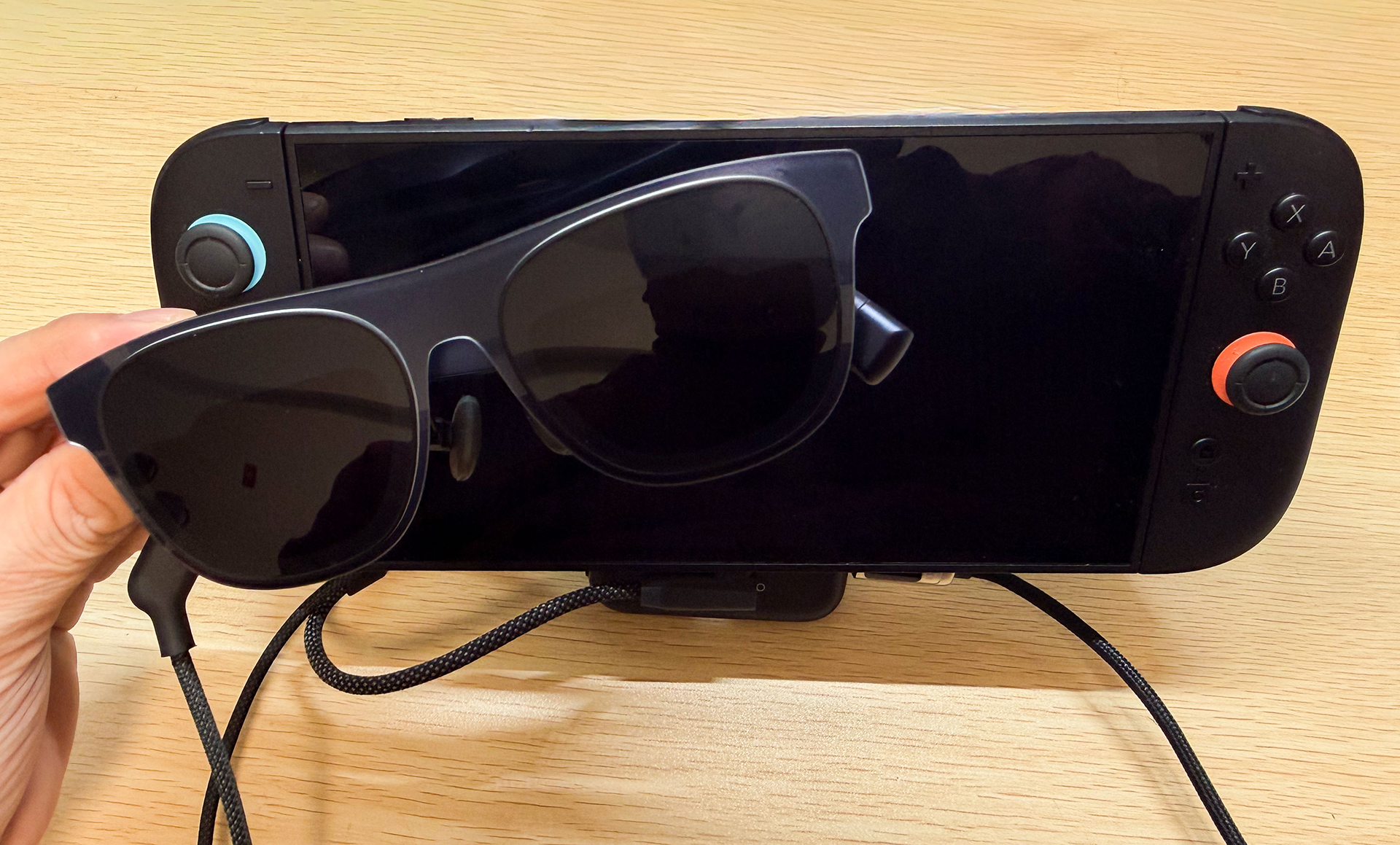 Xreal one ほぼ未使用 西田宗千佳のRandomTracking】自動3D化機能搭載でエンタメ特化「XREAL