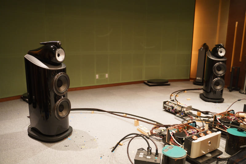 エイベックス松浦会長がD&M試聴室でB&Wハイエンドスピーカー体験。YouTube動画公開